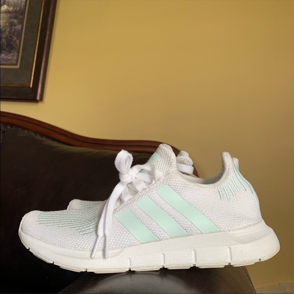 Women’s Adidas Originals Swift Run